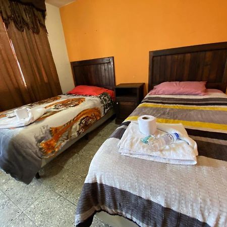 Hotel Del Ferrocarril كويتزالتنانغو المظهر الخارجي الصورة
